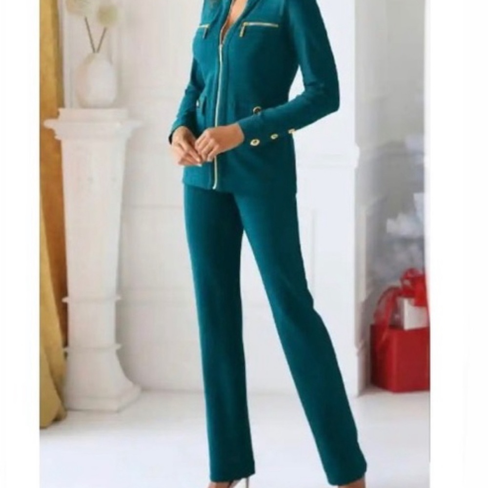 New without tags Boston Proper travel suit size Medium.